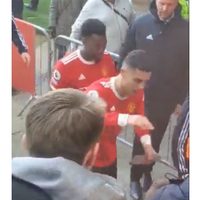 Captan agresión de Cristiano Ronaldo contra un niño; policía investiga al portugués (Video)