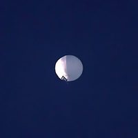 EU estudia plan para derribar globo chino en el Atlántico