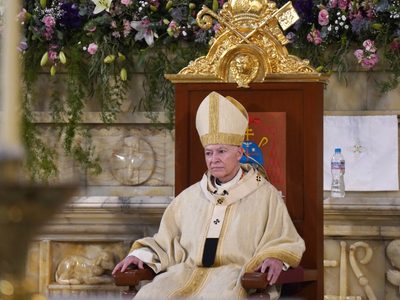 Reto de la nueva jerarquía católica: opción por los pobres o esconder la cabeza en rezos