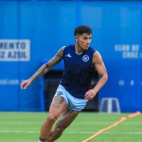 Carlos Salcedo se va de Cruz Azul