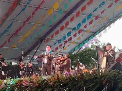 Celebran Gala Pública del Encuentro Internacional del Mariachi y la Charrería (Video)