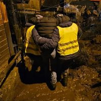 Hay familias evacuadas por el deslave de la ladera del cerro Curruhuinca