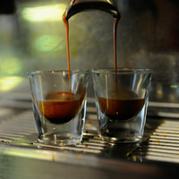 Si te sobró café, no lo tires: reutilizalo de la forma más fácil para preparar este Mokaccino