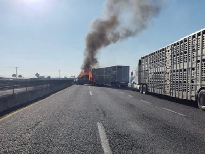 Reportan tres narcobloqueos en Zapotlanejo tras enfrentamiento entre GN y civiles armados