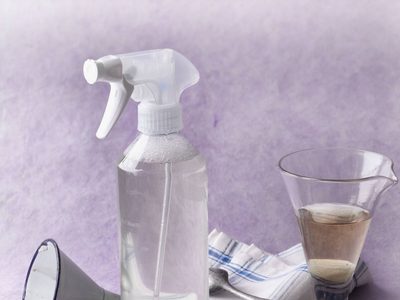 Sin gastar una fortuna: hacé este limpiador en spray que desinfecta, elimina grasa y deja un aroma fresco