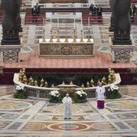 Sin precedentes: Pascua en tiempos de coronavirus con iglesias vacías y un Papa solo en el Vaticano