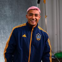 El mexicano Julián Araujo llegará al Barcelona