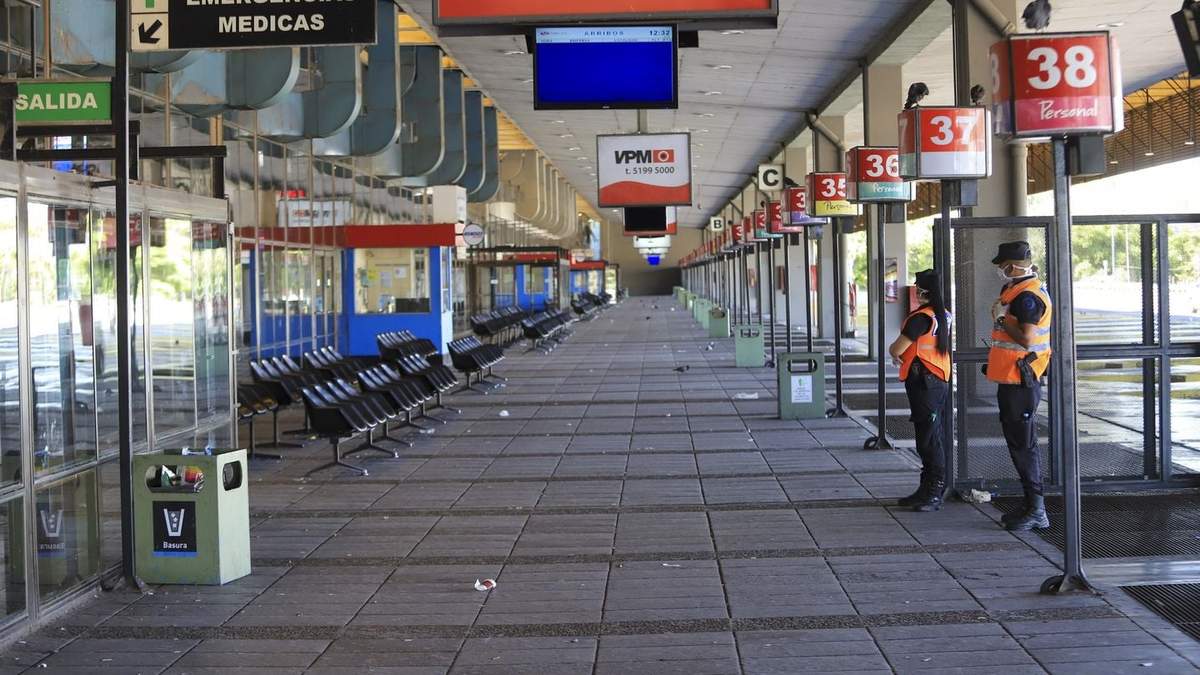 Paro de micros de larga distancia de la Unión Tranviarios Automotor. Fuente: (Twitter)