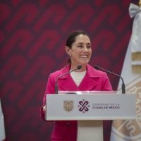 "¡Ya se hizo famosa mi cola de caballo!": Sheinbaum bromea sobre espectaculares de #EsClaudia