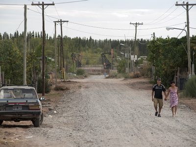 Vecinos tomaron un predio privado de Valentina Sur y la Policía llegó al lugar
