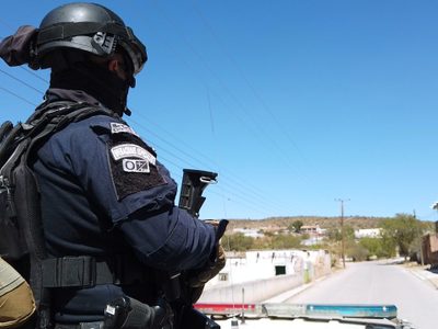 Acribillan a mujer policía afuera de su casa en Zacatecas