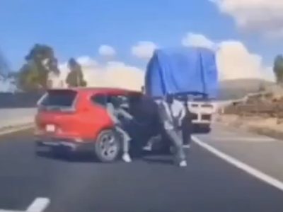Familia escapa de sujetos armados que intentaron asaltarla en carretera a Texcoco (Video)