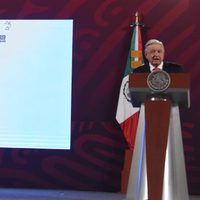 Ridículo, que el INAI ordene a la UNAM transparentar mi tesis y título profesional: AMLO