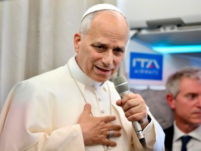 El Papa León XIV envía tres camiones con ayuda humanitaria a Ucrania