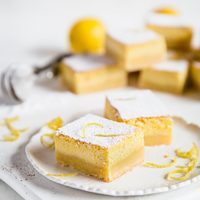 Cuadrados de limón y amapola: riquísimos, sin gluten y súper fácil, la receta ideal para los mates de la tarde