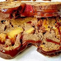 Budín de chocolate y manzana sin harinas ni azúcar: la receta para que salga bien húmedo