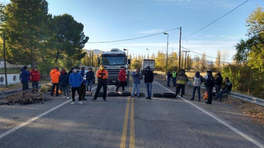 Piquete en Chos Malal Fuente: (Twitter)