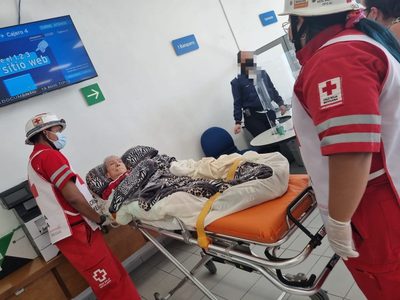 Obligan a señora enferma de 89 años a ir a sucursal de Citibanamex para renovar tarjeta de pensión