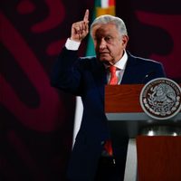 TEPJF merece una felicitación por no dejarse manipular en asignación de plurinominales: AMLO