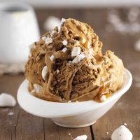 Sin máquina y con 3 ingredientes: la receta del helado de dulce de leche más delicioso
