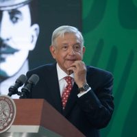 AMLO dice que tardó 38 minutos en llegar al AIFA… porque salió temprano y hay puente