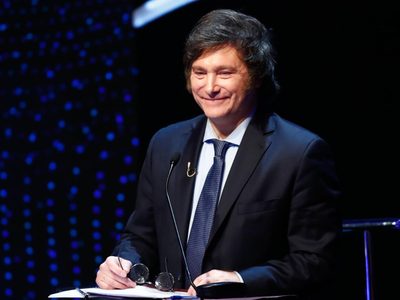 Javier Milei encabeza una cumbre empresarial para atraer inversiones