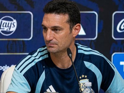 Scaloni se emocionó al hablar de Panichelli y abandonó la conferencia de prensa