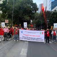 Sindicalistas de Nacional Financiera exigen aumento salarial y bloquean Insurgentes Sur