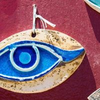 Cómo es el ritual del 24 de diciembre a la noche para aprender a curar el mal de ojo: por qué hacerlo en esta fecha