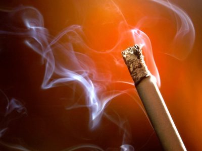 No lo vas a creer: la fórmula mágica y barata para eliminar el olor a tabaco de tu casa para siempre