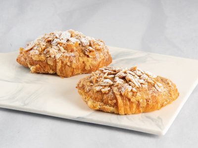 Croissant de almendras: una versión distinta y deliciosa para picotear algo en la merienda sin gastar en la cafetería