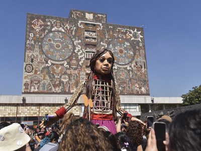 Por los niños refugiados: La Pequeña Amal llega con su mensaje de paz a la Ciudad de México