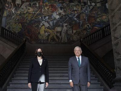 Reunión histórica: Kamala Harris y López Obrador se encuentran en México