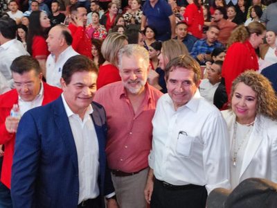 Malova, exgobernador de Sinaloa, reaparece en la sede del PRI