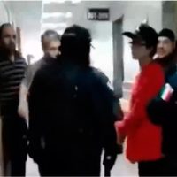 Escopeta en mano, una mujer exige ser atendida en clínica del IMSS, en Tamaulipas (Video)
