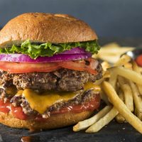 La receta del mejor pan de hamburguesas, bien redondito y esponjoso: no vas a comprar nunca más