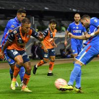 Cruz Azul empata 2-2 contra Puebla en el estadio Azteca