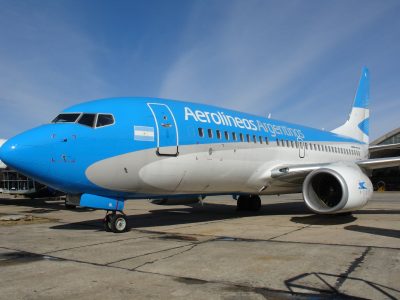 Hoy llegará un vuelo con insumos médicos para Neuquén