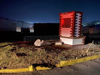 La estatua de AMLO en Atlacomulco fue derribada en primeras horas del 2022
