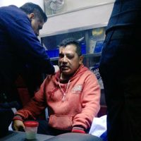 Policías golpean a reporteros durante un enfrentamiento en la colonia Doctores