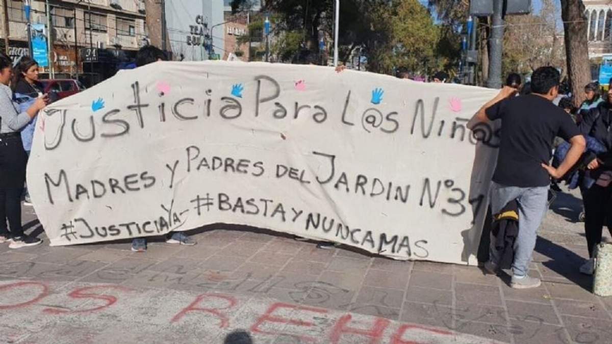 Pedido de justicia por las víctimas del jardín 31. Fuente: (Javier Manzano).