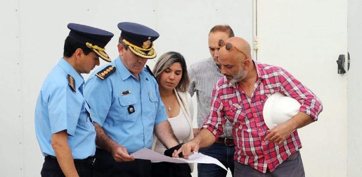 Marianina Domínguez y otros funcionarios en la recorrida por las obras. Fuente: (Gobierno de Neuquén)