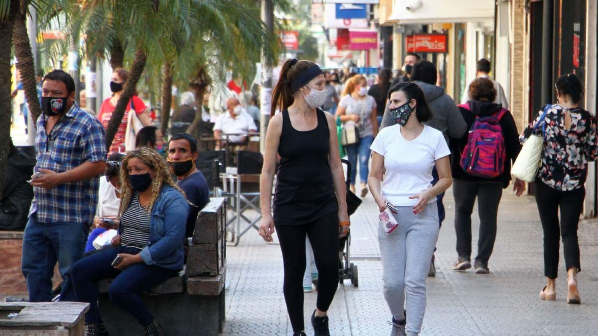 No hay restricciones horarias a la circulación en Neuquén. Fuente: (Twitter)