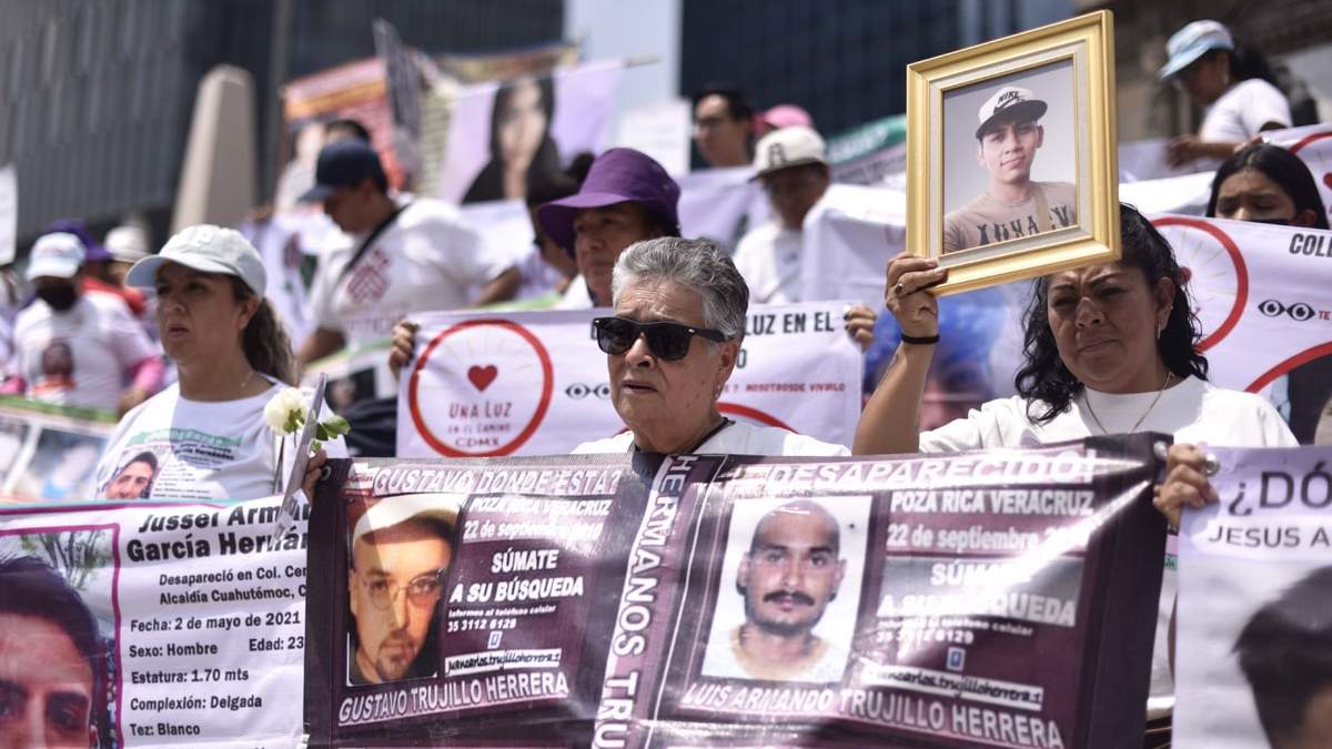 Familiares de desaparecidos en México. Desdén presidencial