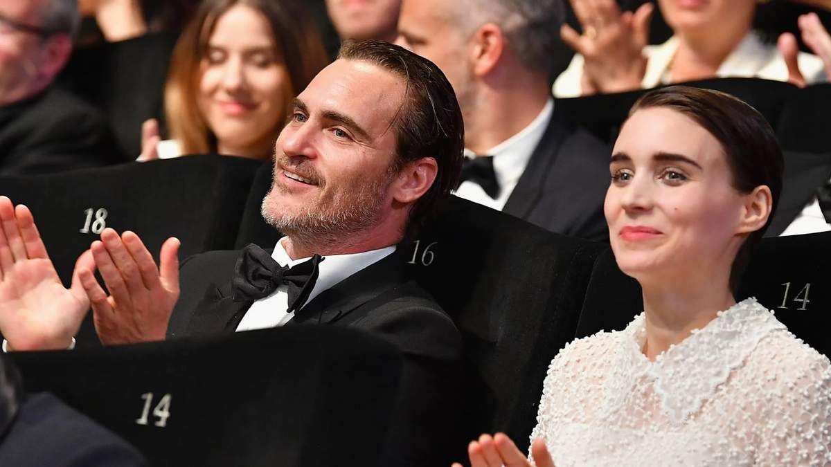 Joaquin Phoenix y Rooney Mara. Fuente: (Instagram)