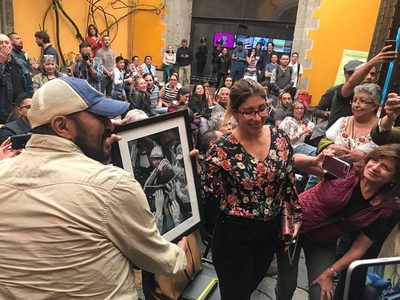 FotoxWesley: El abrazo solidario de los fotoperiodistas