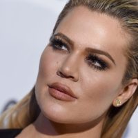 ¡Una vez más! Khloé Kardashian y nuevo cambio de look que deja a todos ¡atónitos!