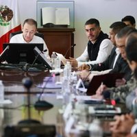 Amurallado, Alfonso Durazo recibe a Omar García Harfuch en Sonora