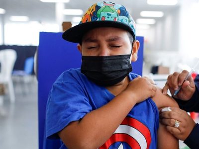 Llegan más vacunas de Sinopharm y el Gobierno lanza los esquemas de vacunación para infantes