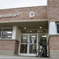 La policía incautó un arma de fuego en Plottier y notificó a una mujer por tenencia ilegal
